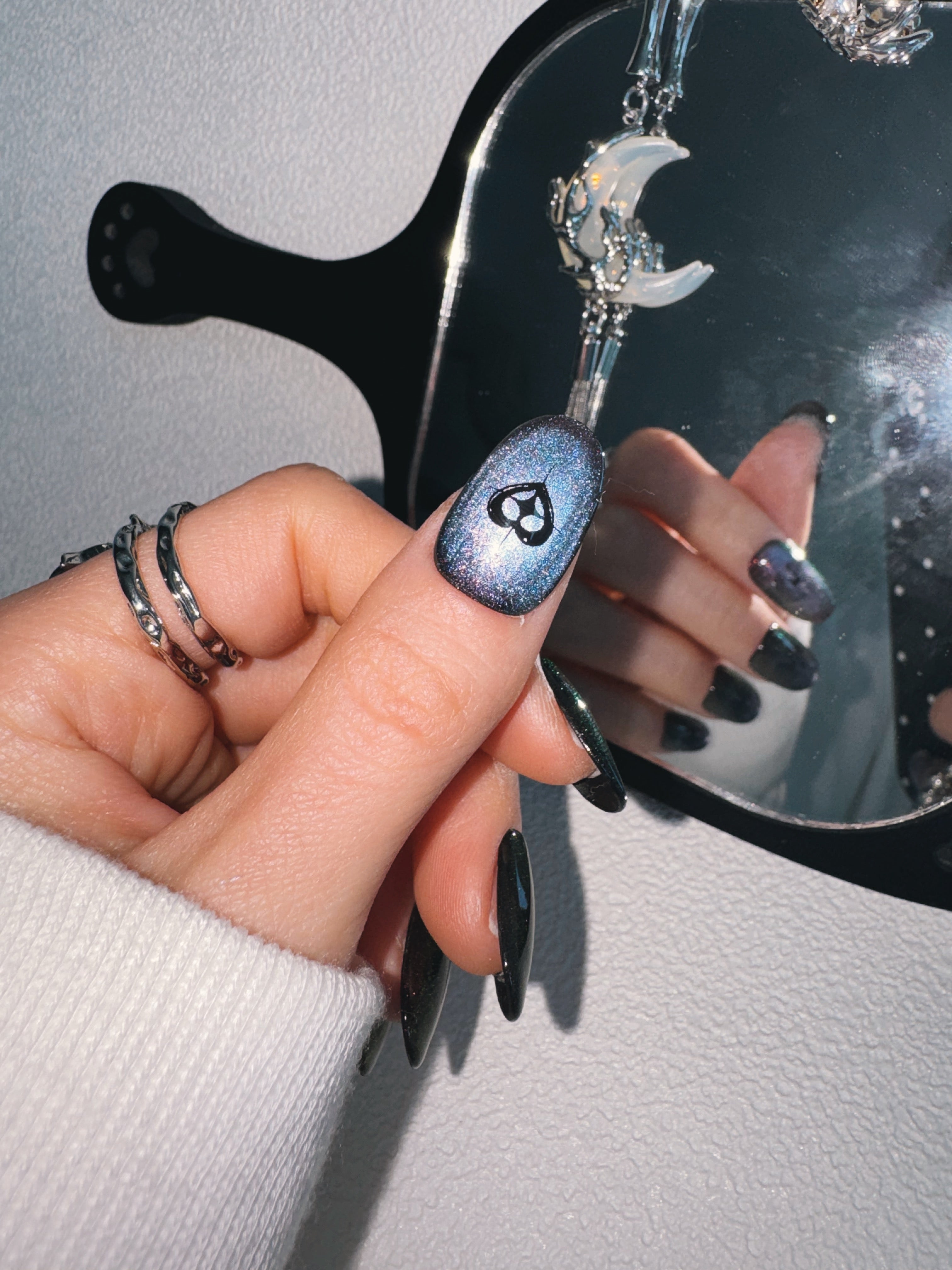 Moonlit Cosmos - MIDNIGHT COMET (PINK) Nails | Galaxy Aura Press-Ons