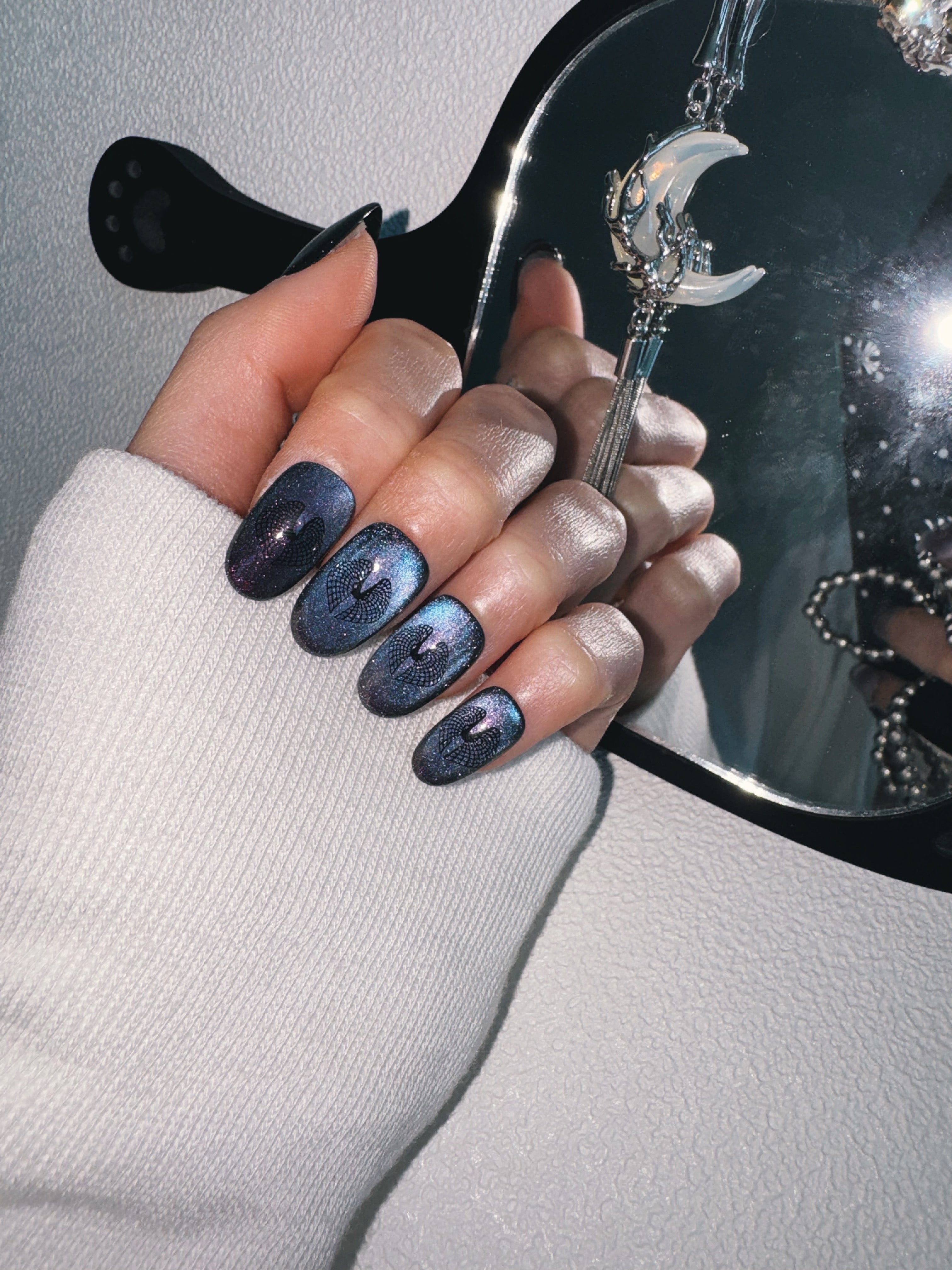 Moonlit Cosmos - MIDNIGHT COMET (PURPLE) Nails | Galaxy Aura Press-Ons