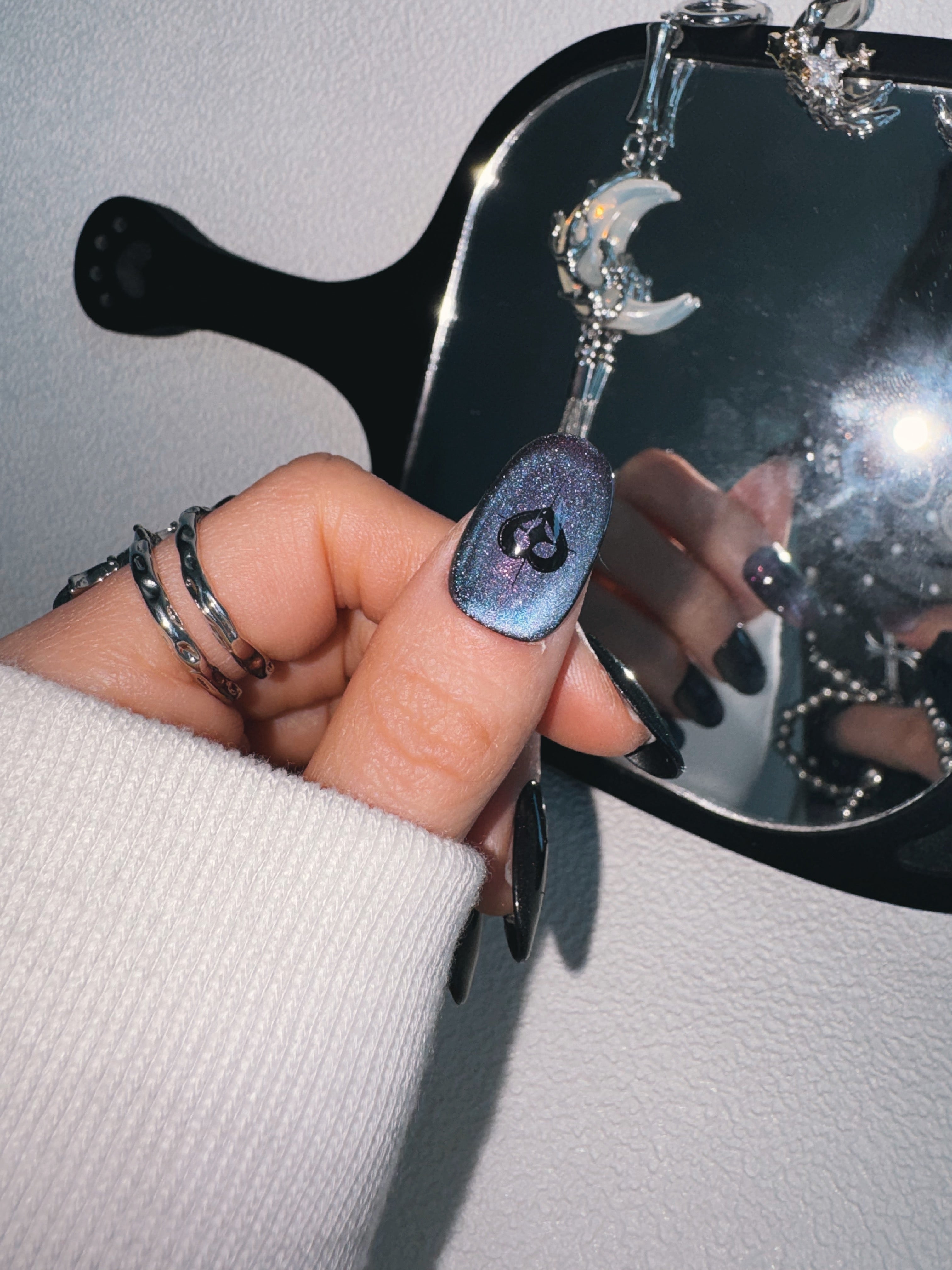 Moonlit Cosmos - MIDNIGHT COMET (PURPLE) Nails | Galaxy Aura Press-Ons