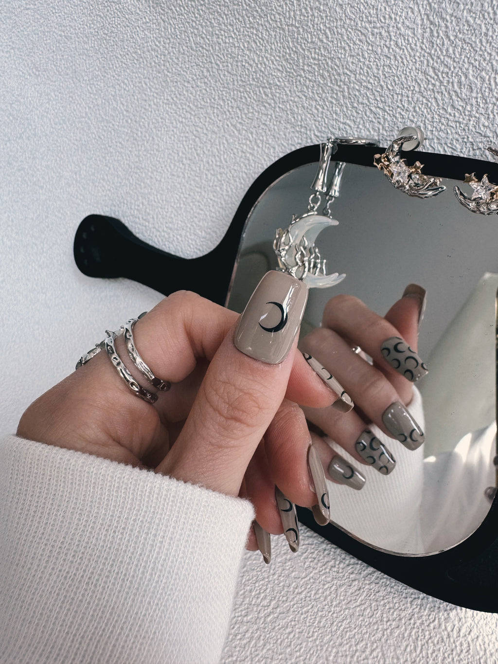 Moonlit Cosmos - LUNAR VEIL Nails | Galaxy Aura Press-Ons