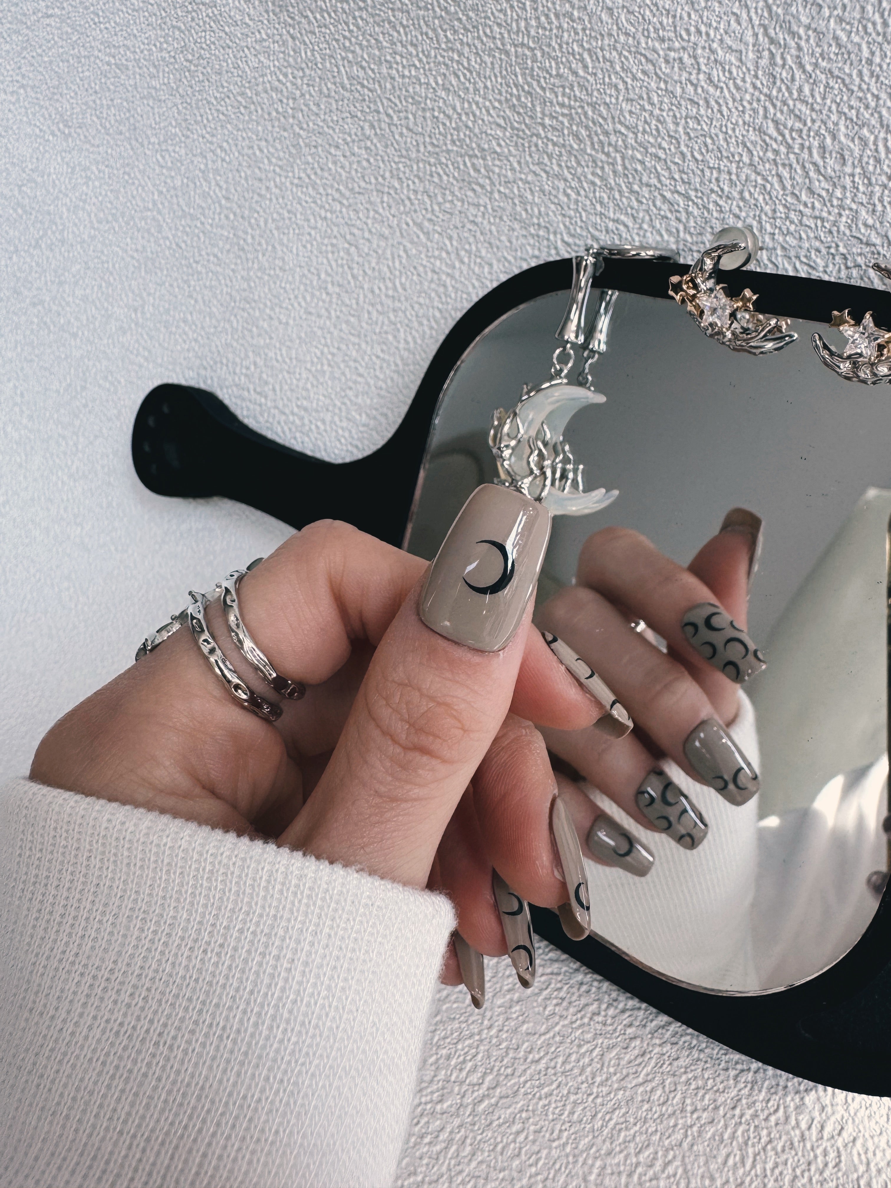 Moonlit Cosmos - LUNAR VEIL Nails | Galaxy Aura Press-Ons