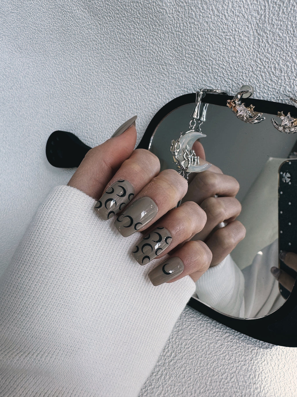 Moonlit Cosmos - LUNAR VEIL Nails | Galaxy Aura Press-Ons