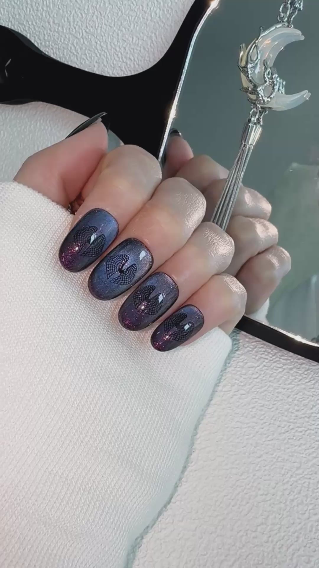 Moonlit Cosmos - MIDNIGHT COMET (PURPLE) Nails | Galaxy Aura Press-Ons